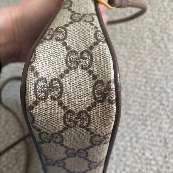 SOLD 100 % authentic Vintage Gucci coated canvas crossbody - Picture 7 of 12